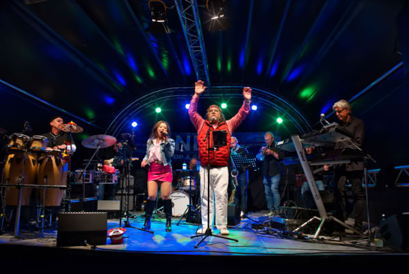 Foto der NBC Band im Kulturbiergarten im Kurfürstlichen Schloss zu Mainz.