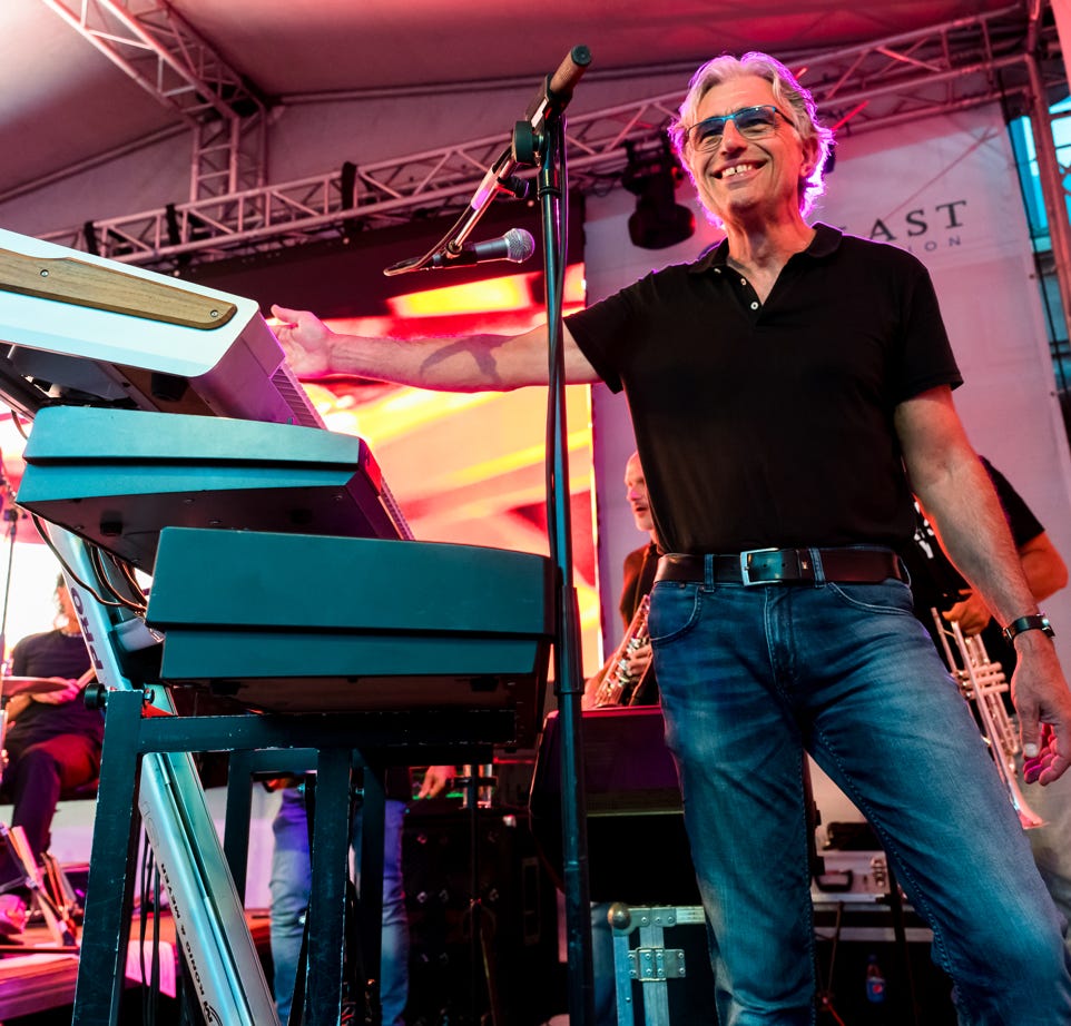 Keyboarder Helge von NBC.