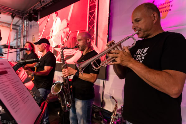 Die Bläser von NBC in Action.